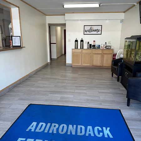 Adirondack Efficiencies Watertown Exterior foto