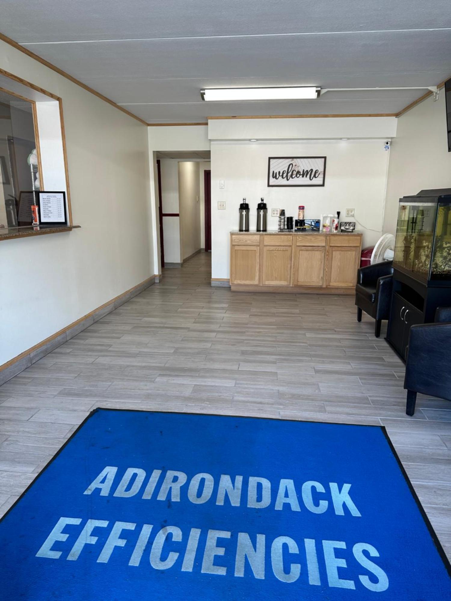 Adirondack Efficiencies Watertown Exterior foto