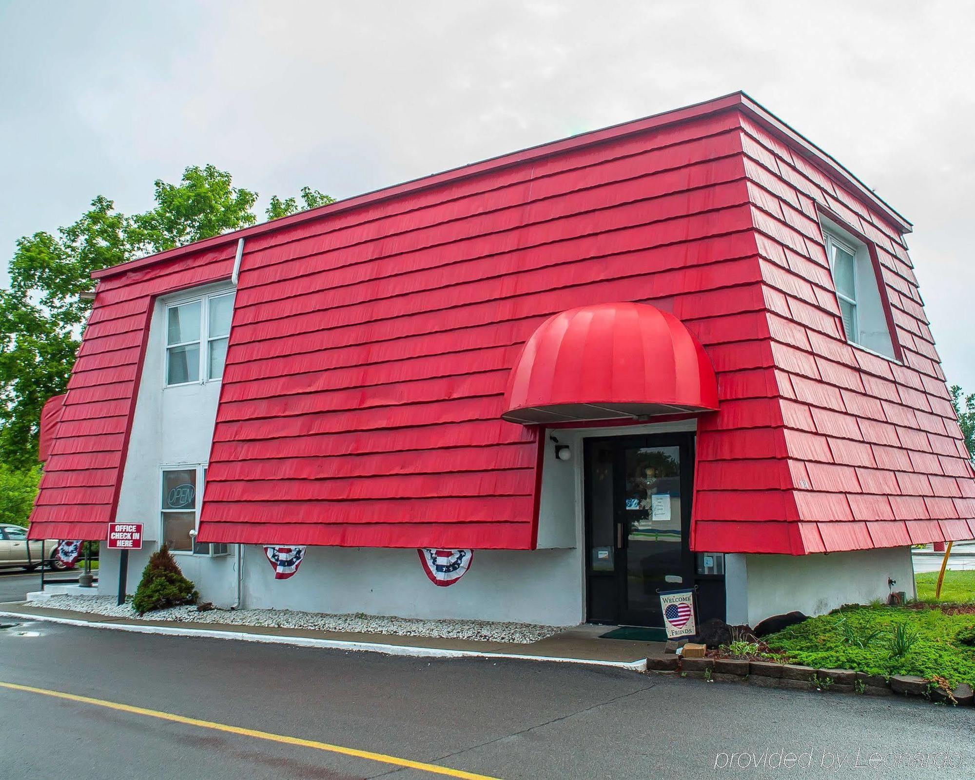 Adirondack Efficiencies Watertown Exterior foto