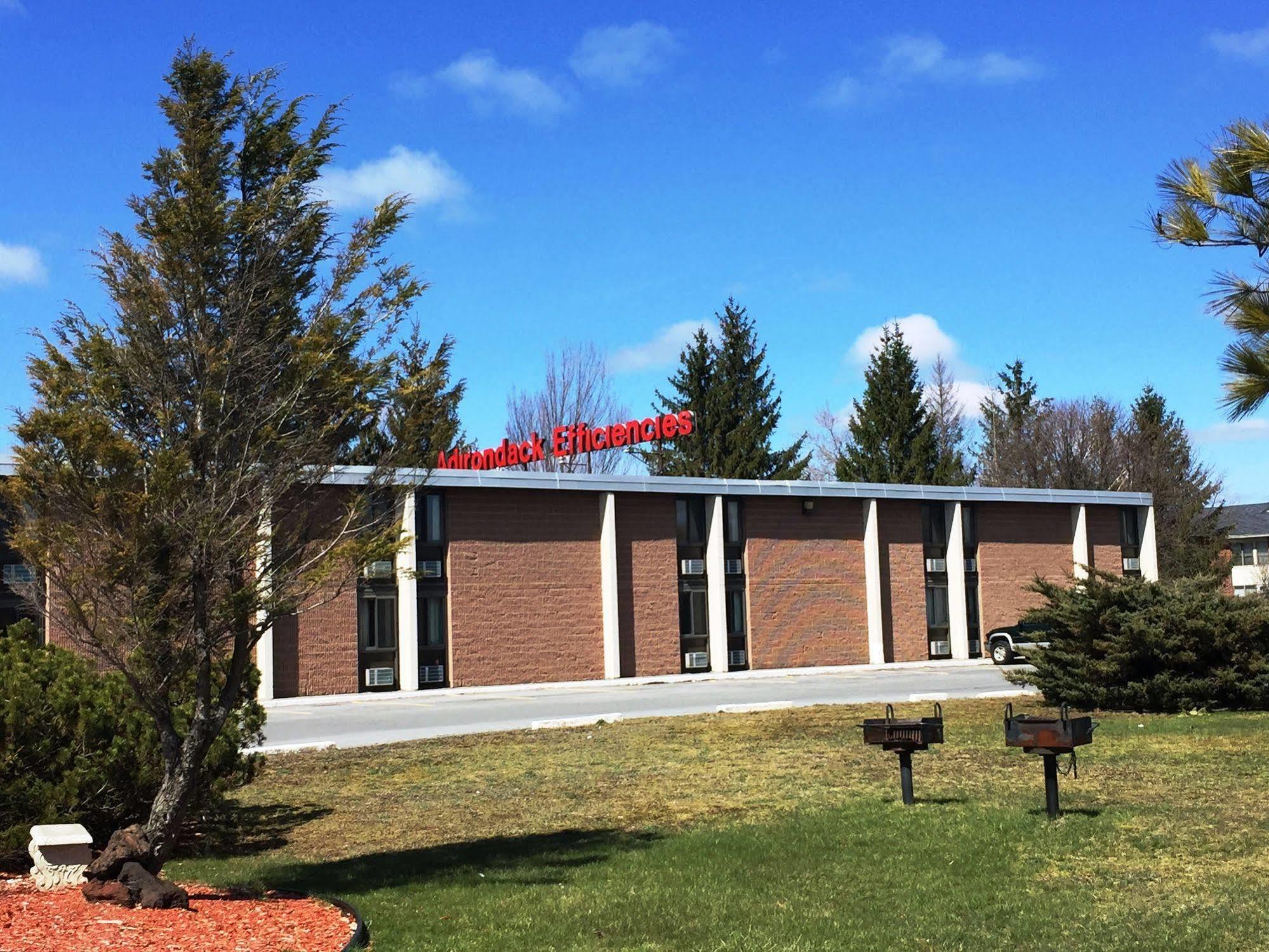 Adirondack Efficiencies Watertown Exterior foto